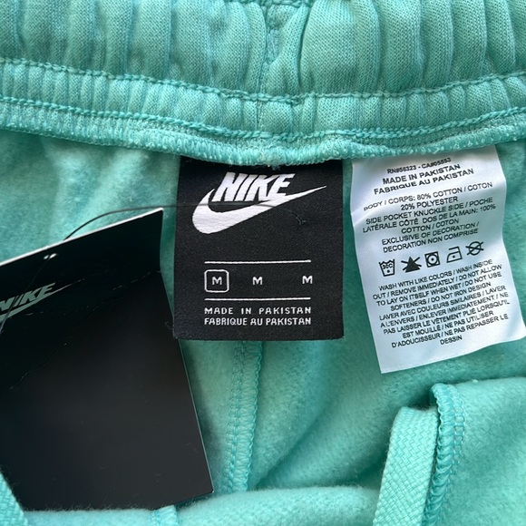 Nike Men’s Baggy Blue Sweat Shorts NWT - Picture 9 of 12